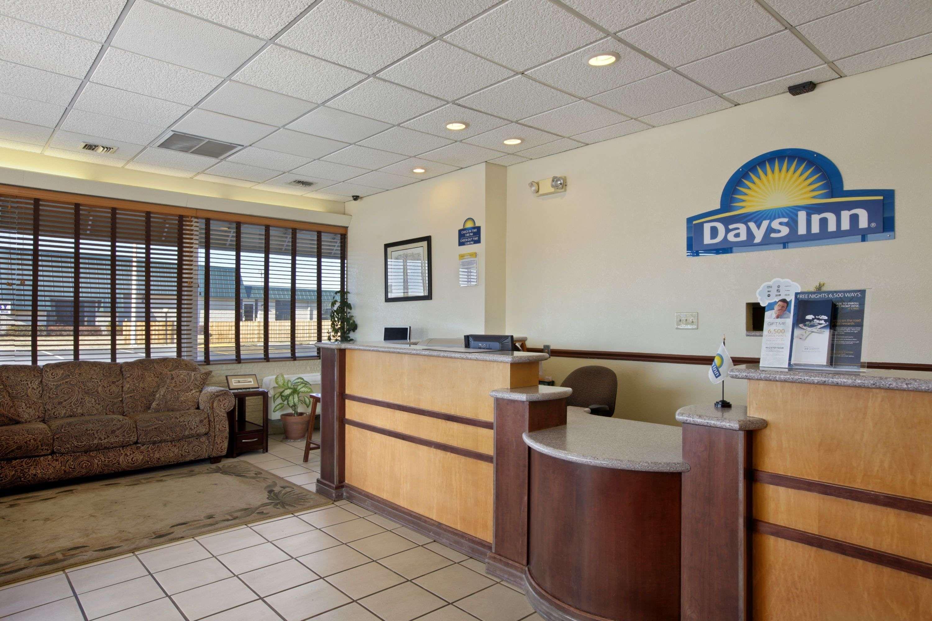 Days Inn By Wyndham Salina South Eksteriør bilde