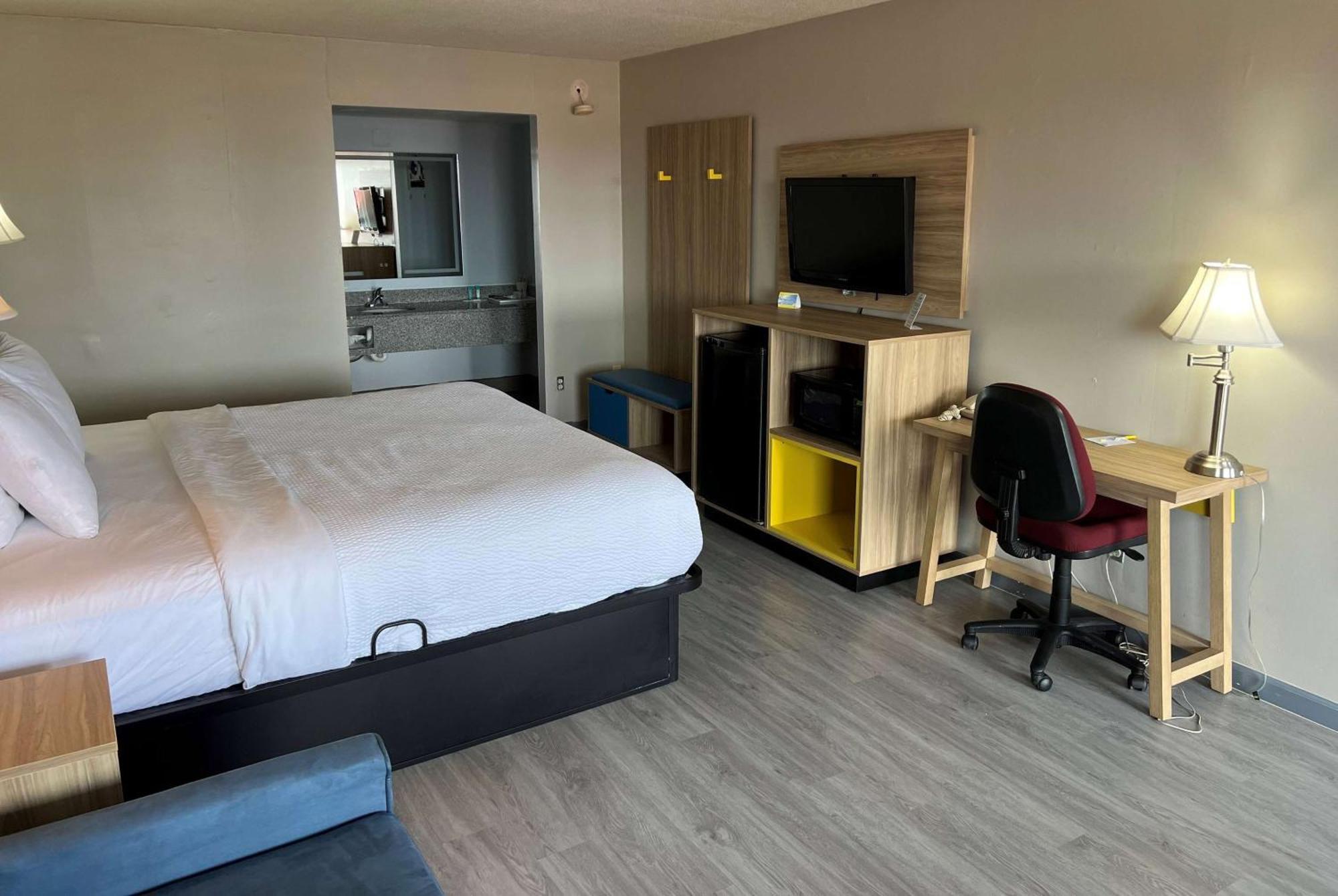 Days Inn By Wyndham Salina South Eksteriør bilde